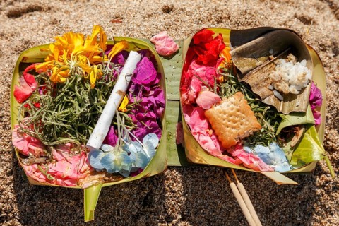Canang Sari is a Balinese offering that expresses Wasa (God) or the creators of life to Sang Hyang
