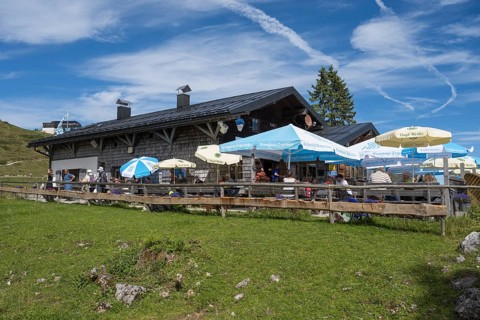 Tölzer Hütte, Gaststätte mit beer garden, Brauneck, Bavarian Prealps, Isarwinkel, Lenggries, Upper