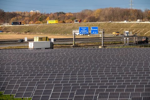 86.5 MW peak open-air photovoltaic systems, from RWE, with over 141, 000 solar modules, on a side