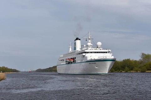 MS Deutschland sails in the Kiel Canal, NOK, Kiel Canal, Kiel Canal, Schleswig-Holstein, Germany