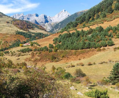 Mountain landscape Guarrinza - La Mina, Aragon Subordan river valley, Parque Natural Valles