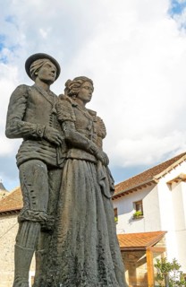Traditional Cheso Costume statue sculpture, Echo or Hecho, Valle de Hecho, Huesca province, Aragon,