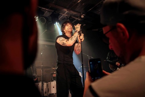 Tom Grennan live on Grennan '25 tour at Bi Nuu in Berlin on 13.11.2025 Note: the photo was taken