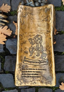 Martin bag of the sculpture entitled Saint Martin in Kempen by Michael Franke am Buttermarkt,