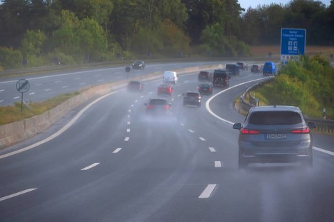 Tourist traffic on the A9 motorway when it rains, Bavarian Forest, Bavaria, Germany