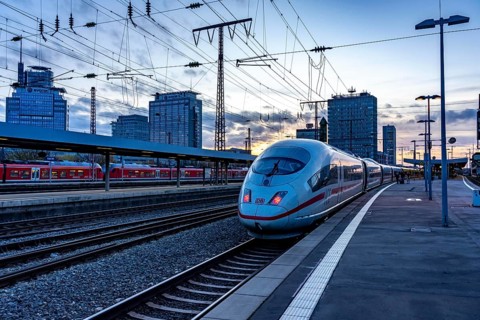 ICE train, S-Bahn, in Essen main station, on the platform, North Rhine-Westphalia, Germany