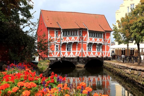 Vaulted, heritage-protected half-timbered house in Runde Grube 4 in the Hanseatic City of Wismar,