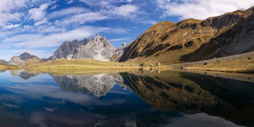 Mountain panorama in autumn, Eissee, Oytal, behind Großer Wilder, 2379m, Hochvogel and Rosszahn