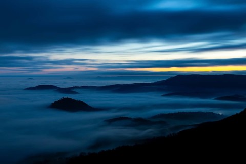 Inversion weather, fog, dawn, autumn, view from Breitenstein to Limburg, Ochsenwang, Swabian Jura,