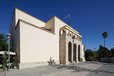 Portal, Archaeological Museum, Archeologikó Musío Ko, built 1923-1943, with finds from ancient to