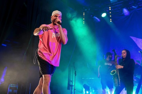 Mal Élevé (Pablo Charlemoine), singer of Irie Révoltés live on Irieunion - Le Re-Tour pour une