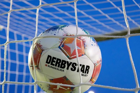 Close-up of the soccer ball of the 2025/26 Bundesliga (symbolic image)