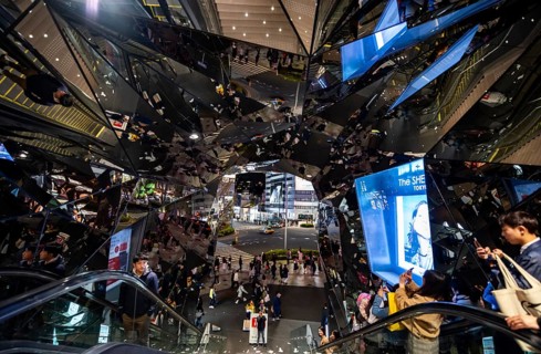Staircase, entrance to a shopping center with many mirrors, Tokyu Plaza Omotesando Harajuku, modern