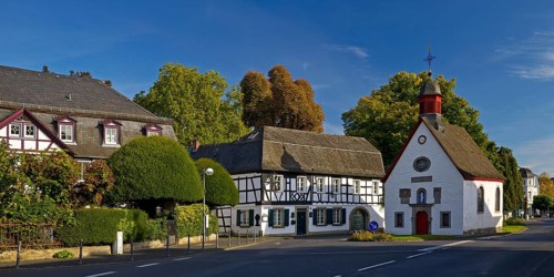 Marienkapelle und Fachwerkhäuser, Rhöndorf, Bad Honnef, North Rhine-Westphalia, Germany