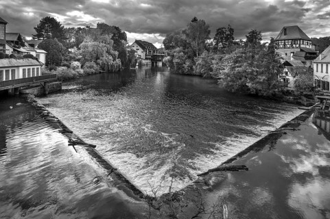 View of the Pegnitz with the river weir, on the right the historic Jewish Tower, black and white,