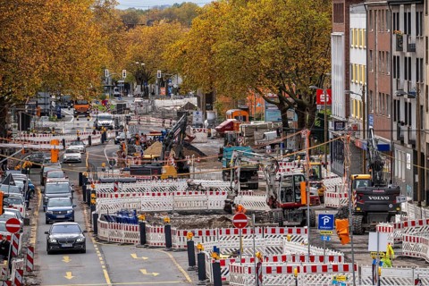 Large-scale construction site on Alleestrasse in downtown Bochum, road construction, construction