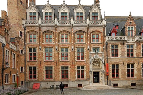 Gruuthusemuseum with equestrian statue of Lodewijk van Gruuthuse above the entrance portal in the