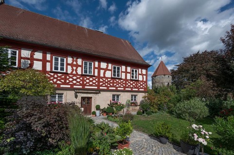 Fortified church rectory, built in 1700, Hannberg, Middle Franconia, Bavaria, Germany
