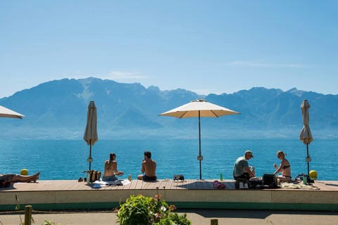 Promenade by the lake, Vevey, Lake Geneva, Lac Léman, Canton of Vaud, Switzerland