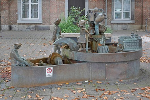 Galminus Fountain by Bonifatius Stirnberg 2009, modern art, Galminus Fountain, bronze sculptures,