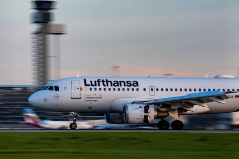 Lufthansa Airbus A220, landing at Düsseldorf Airport, North Rhine-Westphalia, Germany