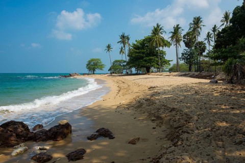Sandy beach beach and coconut palms, Secret Beach, Sala Dan, Ko Lanta, Koh Lanta, Krabi Province,