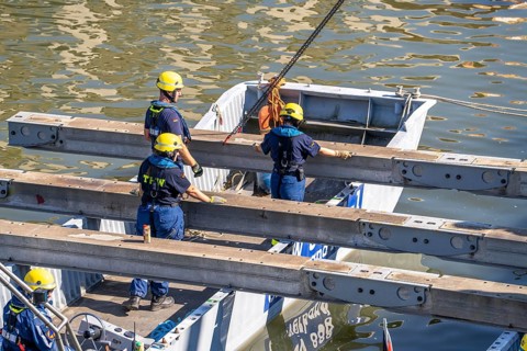 Construction of a multi-purpose pontoon, the specialist group for water hazards, in Düsseldorf, the