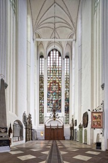Cherry nave, choir, east point with stained glass window, from 1913, St. Mary's Church, also known