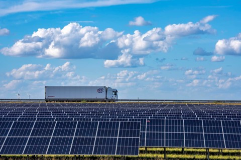 86, 5 MW peak ground-mounted photovoltaic systems, by RWE, with over 141, 000 solar modules, on a
