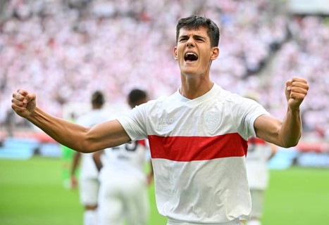 Goal celebration Jose Maria Chema Andres Baixauli VfB Stuttgart (30) Goal celebration Gesture