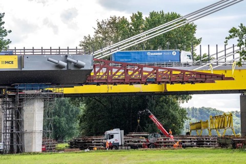 New construction of the second motorway bridge Neuenkamp of the A40, over the Rhine near Duisburg,