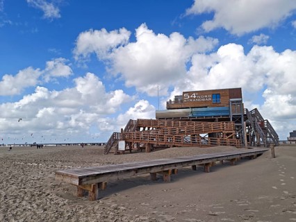 Pfahlbau Strandbar 54° Nord, California kitesurfing Masters 2025, kitesurfing, sport, pleasure,
