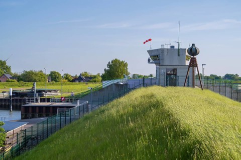 Lock, pumping station, Husumer Au, Husum, North Frisia, North Sea, Schleswig-Holstein, Germany