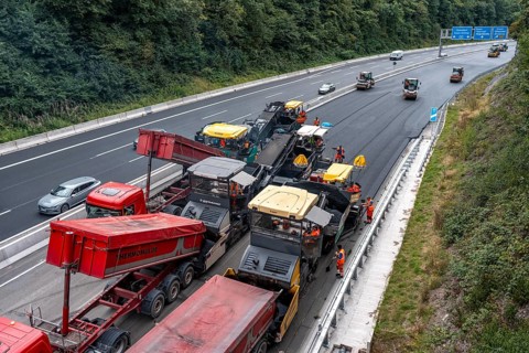 Rehabilitation of the A52 motorway near Essen, an 8 km long section between the Essen-Kettwig
