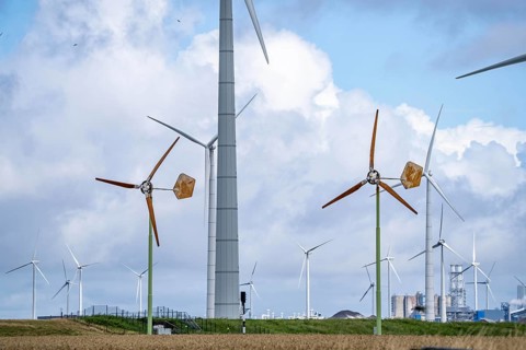 Mini wind turbines, from the Dutch company Ecoways EAZ wind turbine, produces up to 15 kW power and