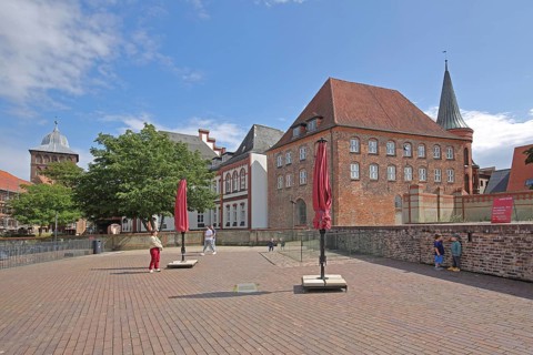 Castle Gate and European Hanseatic Museum, Tourists, Museum, Marstallweg, Old Town, Lübeck,