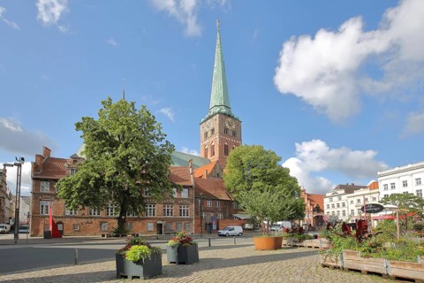 Romanesque St Jakobi Church built in 1334, Brick Romanesque, Brick church, Jakobikirche, Koberg,