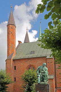 Monument to the writer and poet Emanuel Geibel by Hermann Volz 1889 and Heiligen-Geist-Hospital,