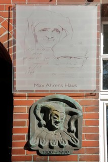 Figure with Till Eulenspiegel and lifetime, year, painting, Max Ahrens Haus, Mölln,