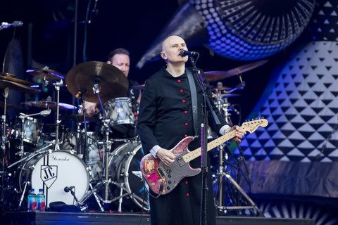 Jimmy Chamberlin (drummer) and Billy Corgan (singer) from The Smashing Pumpkins live on The Aghori