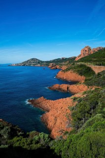 Picturesque coast and red rocks, near Anthéor, Saint-Raphaël, Massif de l'Esterel, Esterel