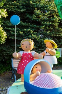 Summer version of the music box with figures by Wendt & Kühn in the centre of Grünhainichen,