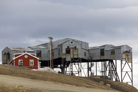 Historic coal cableway, transport cableway, coal distribution cableway, Aventdalen, Longyearbyen,