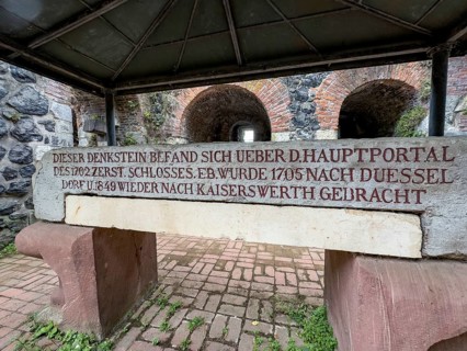 Inscription Explanation Description in modern German language with dates 1705 and 1849 on back of