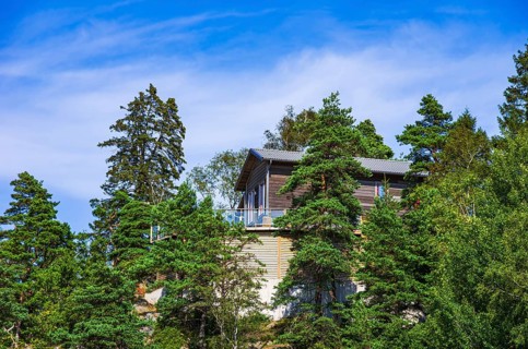 Picturesque and idyllically situated house, weekend property or holiday home in Henan on Orust,