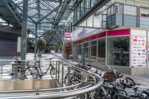 Shopping mall Die Luminaden, in the city centre of Leverkusen, older shopping centre from 1972,