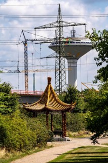 The Neulandpark in Leverkusen on the Rhine, state garden show site from 2005, Chinese dragon