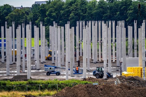 Construction of a new logistics hall on the Mercatroinsel, Hall 2, next to an existing hall, approx