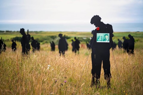 Installation, Standing with Giants, honours the victims of the fallen British soldiers by