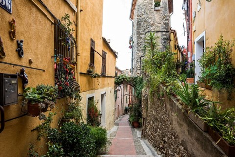 Alley, Menton, Alpes Maritimes, Provence Alpes Cote d'Azur, French Riviera, South of France, France